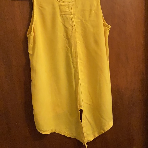 North shore open back tank/yellow size medium - Picture 3 of 8